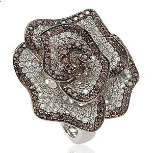 NWT Stunning Suzy Levian Rose Ring